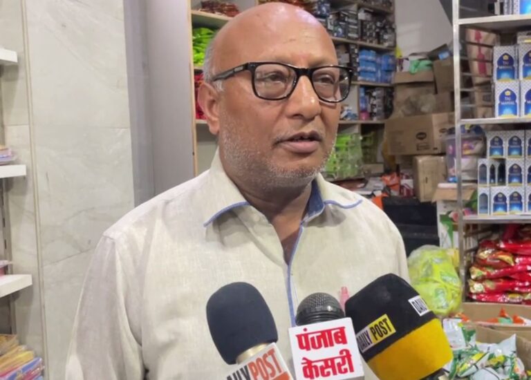 ਖੰਨਾ ’ਚ ਕਰਿਆਨੇ ਦੀ ਦੁਕਾਨ ਤੇ ਛਾਪੇ ਨੂੰ ਲੈ ਕੇ ਹੰਗਾਮਾ; ਦੁਕਾਨਦਾਰ ਨੇ ਬੰਧਕ ਬਣਾਏ ਜਾਣ ਦੇ ਲਾਏ ਇਲਜ਼ਾਮ; ਡੀਐਸਪੀ ਨੇ ਸ਼ਾਂਤ ਕਰਵਾਇਆ ਮਾਮਲਾ