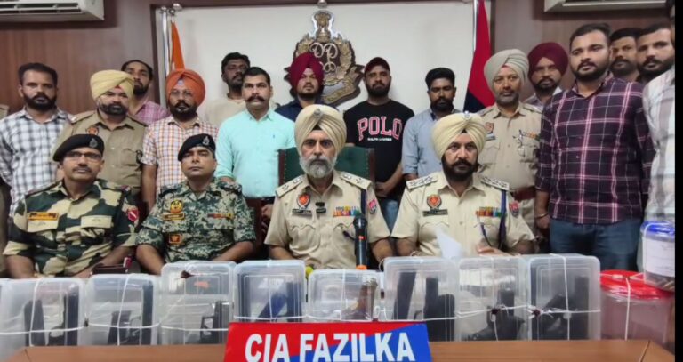 ਫਾਜਿਲਕਾ ਪੁਲਿਸ ਵੱਲੋਂ ਹਥਿਆਰ ਤਸਕਰੀ ਮਡਿਊਲ ਦਾ ਪਰਦਾਫਾਸ਼; ਹਥਿਆਰਾਂ ਦੇ ਜ਼ਖੀਰੇ ਸਮੇਤ ਦੋ ਜਣਿਆਂ ਨੂੰ ਕੀਤਾ ਗ੍ਰਿਫਤਾਰ