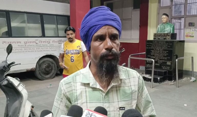 ਮੋਗਾ ’ਚ ਗੰਭੀਰ ਜ਼ਖਮੀ ਹਾਲਤ ’ਚ ਨਾਬਾਲਿਗ ਲੜਕੀ;  ਪਰਿਵਾਰ ਨੇ ਪੰਜ ਨੌਜਵਾਨਾਂ ’ਤੇ ਲਾਏ ਅਗਵਾ ਦੇ ਇਲਜ਼ਾਮ; ਪ੍ਰੇਮੀ ਨਾਲ ਜਾਣ ਦੀ ਗੱਲ ਕਬੂਲੀ, ਪੁਲਿਸ ਕਰ ਰਹੀ ਜਾਂਚ