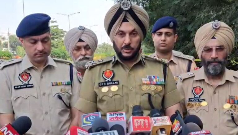 ਅੰਮ੍ਰਿਤਸਰ ਪੁਲਿਸ ਵੱਲੋਂ ਬੀਕੇਆਈ ਮਾਡਿਊਲ ਦਾ ਪਰਦਾਫਾਸ਼; ਚਾਰ ਜਣਿਆਂ ਨੂੰ ਹਥਿਆਰ ਤੇ ਸਮਾਨ ਸਮੇਤ ਕੀਤਾ ਗ੍ਰਿਫ਼ਤਾਰ