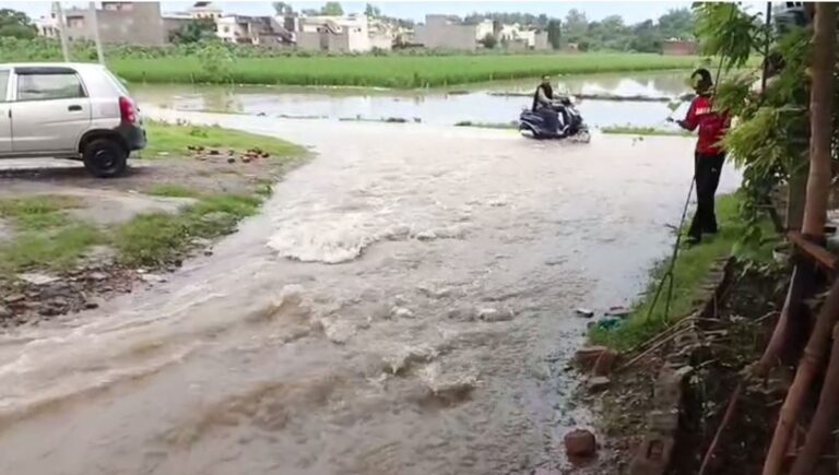 ਕਪੂਰਥਲਾ ਦੇ ਰਿਹਾਇਸ਼ੀ ਇਲਾਕੇ ’ਚ ਵੜਿਆ ਵੇਈ ਦਾ ਪਾਣੀ; ਲੋਕਾਂ ਨੇ ਪ੍ਰਸ਼ਾਸਨ ਤੋਂ ਤੁਰੰਤ ਮਦਦ ਦੀ ਕੀਤੀ ਅਪੀਲ