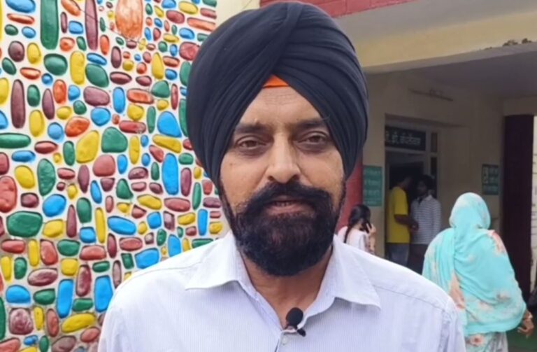 ਬਰਨਾਲਾ ਸਰਕਾਰੀ ਹਸਪਤਾਲ ਦੇ ਰਿਹਾ ਹਾਦਸਿਆਂ ਨੂੰ ਸੱਦਾ; ਬਾਰਿਸ਼ ਦੇ ਚਲਦਿਆਂ ਥਾਂ ਥਾਂ ਤੋਂ ਟਪਕ ਰਿਹਾ ਮੀਂਹ ਦਾ ਪਾਣੀ