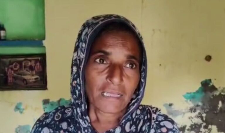 ਤਰਨ ਤਾਰਨ ਦੇ ਪਿੰਡ ਚਤਾਲਾ ’ਚ ਮੀਂਹ ਨਾਲ ਡਿੱਗੀ ਛੱਤ;  ਵਿਧਵਾ ਔਰਤ ਮਾੜੇ ਹਾਲਾਤਾਂ ’ਚ ਰਹਿਣ ਲਈ ਮਜ਼ਬੂਰ; ਸਮਾਜ ਸੇਵੀਆਂ ਅੱਗੇ ਮਦਦ ਲਈ ਲਾਈ ਗੁਹਾਰ