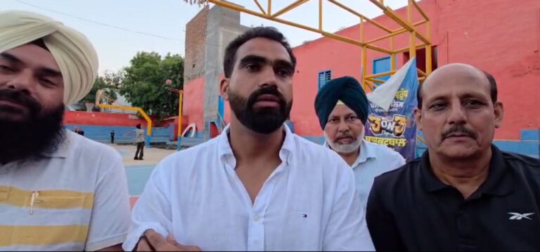 ਗਿੱਦੜਬਾਹਾਂ ਪਹੁੰਚੇ ਬਾਸਕਿਟ ਬਾਲ ਟੀਮ ਕੈਪਟਨ ਪਾਲਪ੍ਰੀਤ ਸਿੰਘ; ਬਾਸਕਿਟ ਬਾਲ ਗਰਾਊਂਡ ਪਹੁੰਚਣ ’ਤੇ ਹੋਇਆ ਭਰਵਾਂ ਸੁਆਗਤ