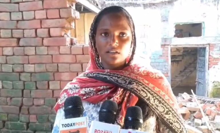 ਗੁਰਦਾਸਪੁਰ ਦੇ ਹੜ੍ਹ ਪੀੜਤਾਂ ਦਾ ਛਲਕਿਆ ਦਰਦ; ਪਾਣੀ ਨਿਕਲਣ ਬਾਅਦ ਹਾਲਾਤ ਵੇਖ ਝਲਕੇ ਅੱਥਰੂ; ਲੰਗਰ ਥਾਂ ਘਰਾਂ ਦੀ ਛੱਤ ਪੁਆ ਦੇਣ ਦੀ ਕੀਤੀ ਅਪੀਲ