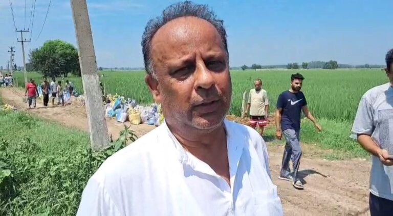 ਲੁਧਿਆਣਾ ਦੇ ਸਸਰਾਲੀ ਨੇੜੇ ਟੁੱਟਿਆ ਬੰਨ੍ਹ; ਪ੍ਰਸ਼ਾਸਨ ਨੇ ਨੇੜਲੇ ਪਿੰਡਾਂ ’ਚ ਜਾਰੀ ਕੀਤਾ ਅਲਰਟ; ਪਿੰਡ ਮਾਂਗਟ ਨੇੜੇ ਆਰਜ਼ੀ ਬੰਨ੍ਹ ਦੀ ਕਵਾਇਦ ਸ਼ੁਰੂ