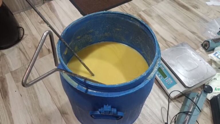 ਲੁਧਿਆਣਾ ’ਚ 40 ਕਿੱਲੋ ਨਕਲੀ ਦੇਸੀ ਘਿਓ ਬਰਾਮਦ; ਸਿਹਤ ਵਿਭਾਗ ਨੇ ਕੀਤੀ ਰੇਡ; ਪਤੀ-ਪਤਨੀ ਪਹਿਲਾਂ ਹੀ ਚੱਲ ਰਹੇ ਭਗੌੜੇ