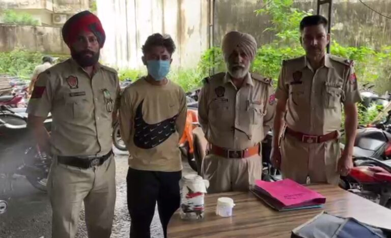 ਪਠਾਨਕੋਟ ਪੁਲਿਸ ਹੱਥ ਲੱਗੀ ਵੱਡੀ ਸਫਲਤਾ; ਲੁਟੇਰਾ ਗਰੋਹ ਦਾ 13ਵਾਂ ਹੋਰ ਮੈਂਬਰ ਗ੍ਰਿਫਤਾਰ