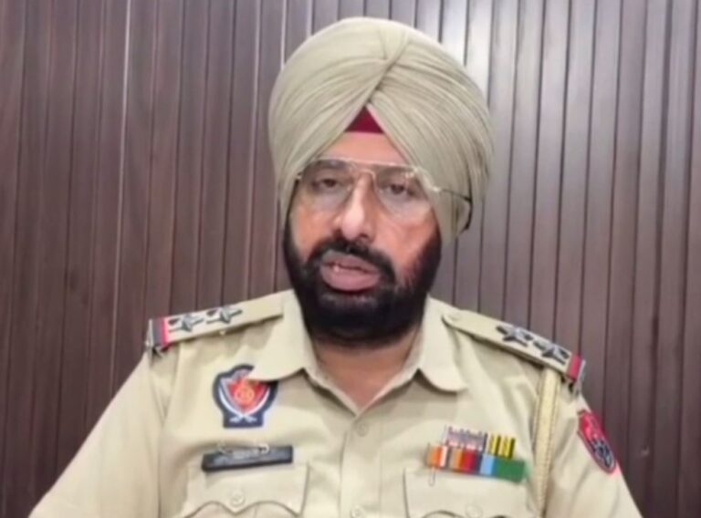 ਗੁਰਦਾਸਪੁਰ ਪੁਲਿਸ ਵੱਲੋਂ ਜਸੂਸੀ ਮਾਮਲੇ ’ਚ ਤਿੰਨ ਨਾਮਜ਼ਦ;  ਪਾਕਿਸਤਾਨ ਭੇਜਦੇ ਸੀ ਬੀਐਸਐਫ ਤੇ ਫੌਜ ਦੀ ਜਾਣਕਾਰੀ