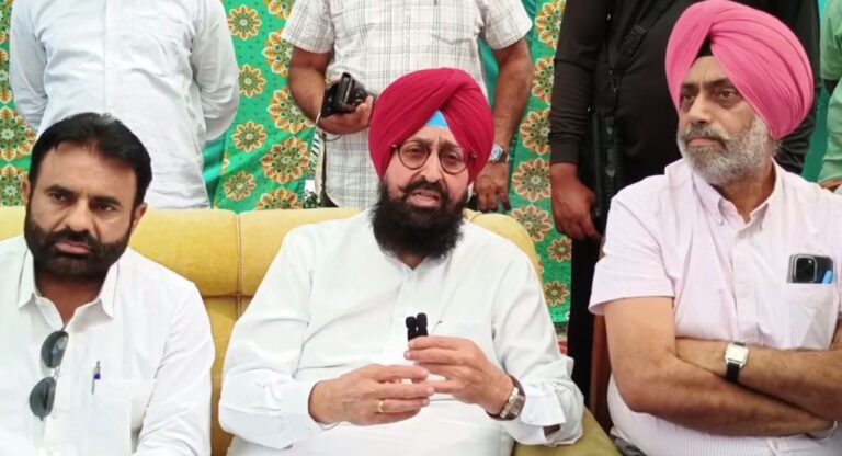 ਗੁਰਦਾਸਪੁਰ ’ਚ ਪ੍ਰਤਾਪ ਬਾਜਵਾ ਦਾ ਭਾਜਪਾ ’ਤੇ ਵੱਡਾ ਸ਼ਬਦੀ ਹਮਲਾ; ਵੋਟ ਚੋਰੀ ਰਾਹੀਂ ਸਰਕਾਰ ਬਣਾਉਣ ਦੇ ਇਲਜ਼ਾਮ