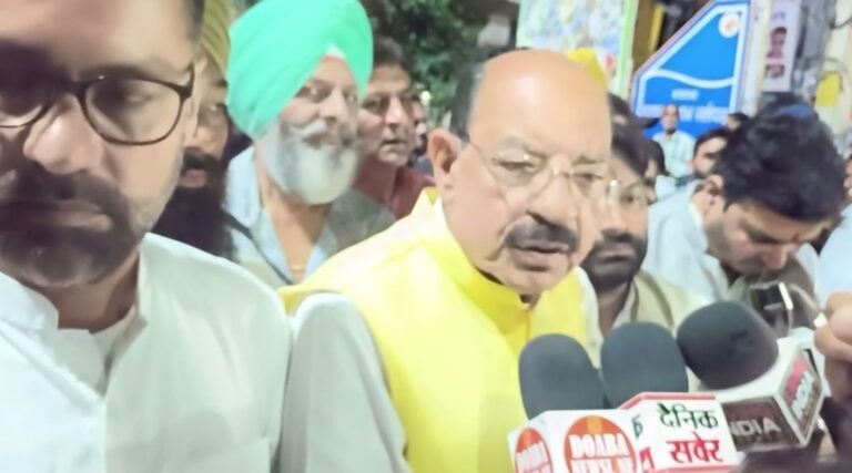 ਜਲੰਧਰ ’ਚ IPS ਅਧਿਕਾਰੀ ਖੁਦਕੁਸ਼ੀ ਖਿਲਾਫ ਮੋਮਬੱਤੀ ਮਾਰਚ; ਕੈਬਨਿਟ ਮੰਤਰੀ ਮਹਿੰਦਰ ਭਗਤ ਨੇ ਕੀਤੀ ਅਗਵਾਈ; ਭਾਜਪਾ ਸਰਕਾਰ ਦੇ ਦਲਿਤ ਵਿਰੋਧੀ ਰਵੱਈਏ ਦੇ ਨਿੰਦਾ