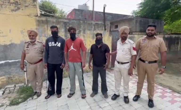 ਮੋਗਾ ਪੁਲਿਸ ਵੱਲੋਂ ਹਥਿਆਰਾਂ ਸਮੇਤ 3 ਕਾਬੂ; 8 ਦੇਸੀ ਪਿਸਟਲ, 5 ਕਾਰਤੂਸ ਕੀਤੇ ਬਰਾਮਦ