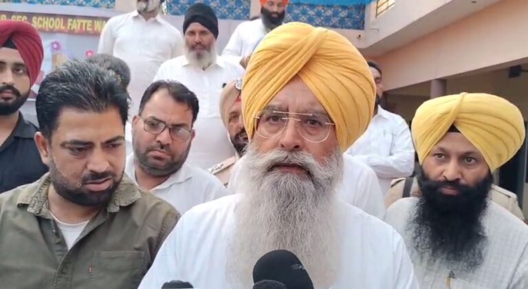 ਫਿਰੋਜ਼ਪੁਰ ’ਚ ਮੰਤਰੀ ਖੁੱਡੀਆਂ ਨੇ ਵੰਡੀ ਮੁਆਵਜਾ ਰਾਸ਼ੀ; 57 ਕਿਸਾਨਾਂ ਨੇ ਵੰਡੇ ਮੁਆਵਜ਼ਾ ਰਾਸ਼ੀ ਦੇ ਮਨਜੂਰੀ ਪੱਤਰ