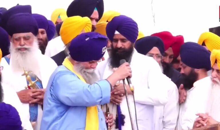 ਜਥੇਦਾਰ ਕੁਲਦੀਪ ਸਿੰਘ ਗੜਗੱਜ ਦੀ ਮੁੜ ਹੋਈ ਦਸਤਾਰਬੰਦੀ; ਸ਼੍ਰੋਮਣੀ ਕਮੇਟੀ ਵੱਲੋਂ ਰਵਾਇਤਾਂ ਮੁਤਾਬਕ ਵਿਸ਼ੇਸ਼ ਸਮਾਗਮ