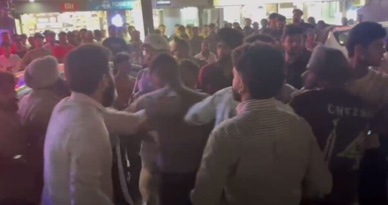 ਜਲੰਧਰ ਦੀ ਪੀਪੀਆਰ ਮਾਰਕੀਟ ’ਚ ਲੜਾਈ; ਪੁਲਿਸ ਦੇ ਸਾਹਮਣੇ ਇਕ-ਦੂਜੇ ’ਤੇ ਕੀਤਾ ਹਮਲਾ