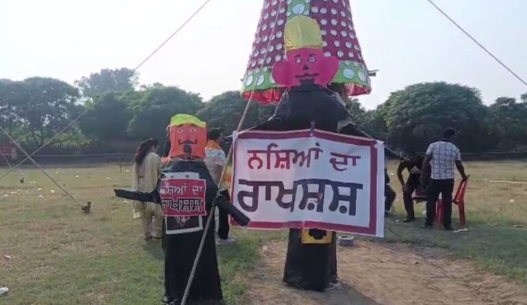 ਜਲੰਧਰ ’ਚ ਦੁਸ਼ਹਿਰਾ ਮੌਕੇ ਸਾੜਿਆ ਨਸ਼ੇ ਦਾ ਪੁਤਲਾ; ਪੁਲਿਸ ਕਮਿਸ਼ਨਰ ਨੇ ਪੁਤਲਿਆਂ ਦਾ ਕੀਤਾ ਦਹਿਣ