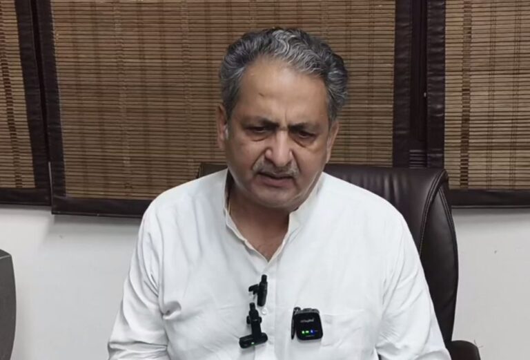 ਸੰਗਰੂਰ ’ਚ ਸੀਵਰੇਜ ਸਮੱਸਿਆ ’ਤੇ ਸਿਆਸਤ ਗਰਮਾਈ; ਸਾਬਕਾ ਮੰਤਰੀ ਵਿਜੇ ਇੰਦਰ ਸਿੰਗਲਾ ਨੇ ਚੁੱਕੇ ਸਵਾਲ; ਖੁਦ ਨਹੀਂ ਕਰ ਸਕਦੇ ਤਾਂ ਸਮਾਜ ਸੇਵੀਆਂ ਹਵਾਲੇ ਕਰੋ ਕੰਮ