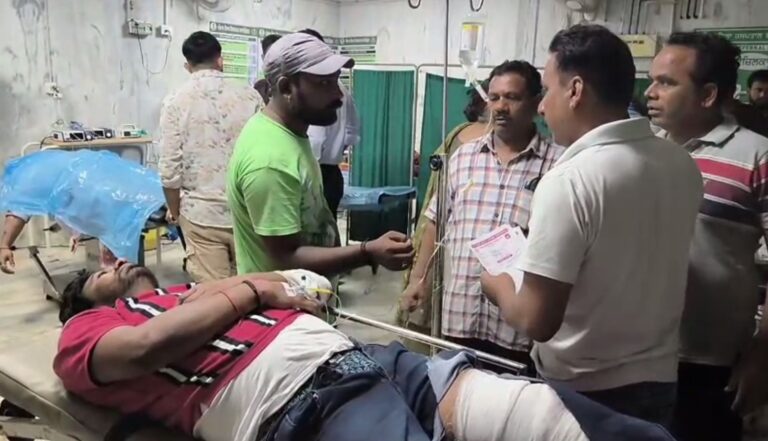 ਫਾਜਿਲਕਾ ’ਚ ਭਿਆਨਕ ਹਾਦਸੇ ’ਚ ਨੌਜਵਾਨ ਦੀ ਮੌਤ; ਮਾਂ ਦੇ ਫੁੱਲ ਲੈ ਕੇ ਜਾਂਦਿਆਂ ਦਰੱਖਤ ਨਾਲ ਟਕਰਾਈ ਕਾਰ