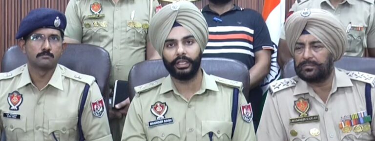 ਅੰਮ੍ਰਿਤਸਰ ਪੁਲਿਸ ਵੱਲੋਂ ਅਤਿਵਾਦੀ ਮਡਿਊਲ ਦਾ ਪਰਦਾਫਾਸ਼; ਚਾਰ ਹੈਂਡ ਗ੍ਰੇਨੇਡ ਸਮੇਤ ਦੋ ਜਣਿਆਂ ਨੂੰ ਕੀਤਾ ਗ੍ਰਿਫਤਾਰ