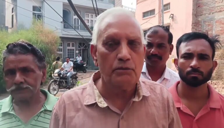 ਨਾਭਾ ’ਚ ਬਿਜਲੀ ਮਹਿਕਮੇ ਦੇ ਮੁਲਾਜ਼ਮ ਦਾ ਪ੍ਰਦਰਸ਼ਨ; ਨੰਗੀਆਂ ਤਾਰਾਂ ਠੀਕ ਕਰਵਾਉਣ ਲਈ ਹੋ ਰਿਹਾ ਖੱਜਲ ਖੁਆਰ