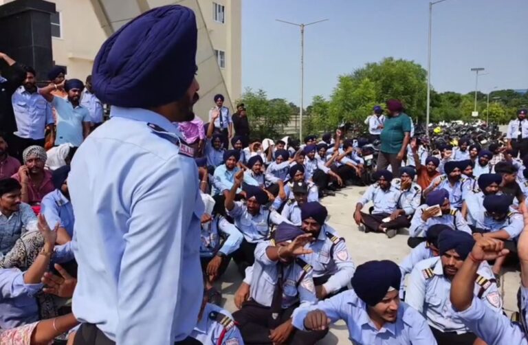 ਬਠਿੰਡਾ ਏਮਜ਼ ਅੰਦਰ ਭਿੱੜੀਆਂ ਦੋ ਧਿਰਾਂ; ਸਿਕਿਉਰਿਟੀ ਗਾਰਡ ਹਟਾਉਣ ਨੂੰ ਲੈ ਕੇ ਚੱਲੇ ਘਸੁੰਨ ਮੁੱਕੀ; ਪੁਲਿਸ ਦੇ ਸਾਹਮਣੇ ਹੋਈ ਲੜਾਈ