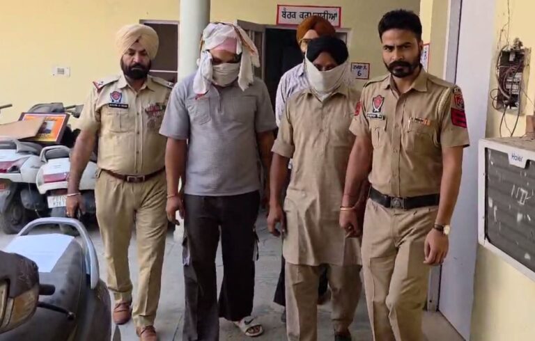 ਮੋਗਾ ਪੁਲਿਸ ਵੱਲੋਂ ਅਫੀਮ ਸਮੇਤ ਦੋ ਗ੍ਰਿਫਤਾਰ; ਮੁਲਜਮਾਂ ਤੋਂ ਤਿੰਨ ਕਿੱਲੋ ਅਫੀਮ ਤੇ ਕਾਰ ਬਰਾਮਦ