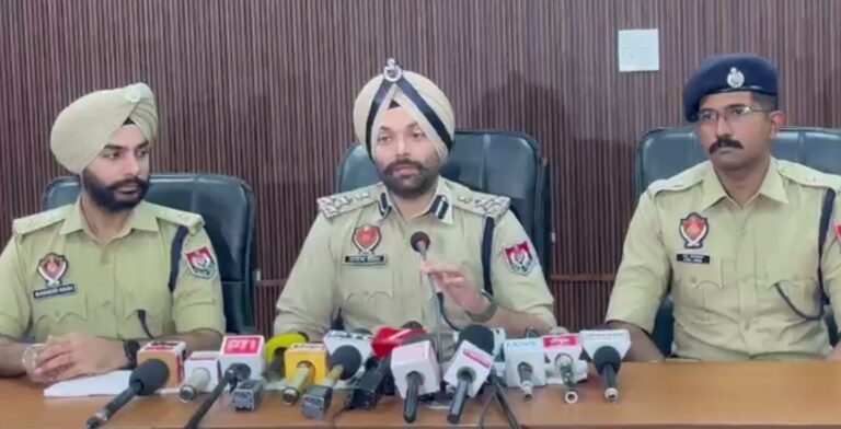 ਅਜਨਾਲਾ ਪੁਲਿਸ ਵੱਲੋਂ ਵੱਡੀ ਅਤਿਵਾਦੀ ਸਾਜ਼ਿਸ਼ ਨਾਕਾਮ; ਆਈਈਡੀ ਤੇ ਹੈਂਡ ਗਰਨੇਡ ਤੇ ਸਾਜੋ-ਸਾਮਾਨ ਬਰਾਮਦ