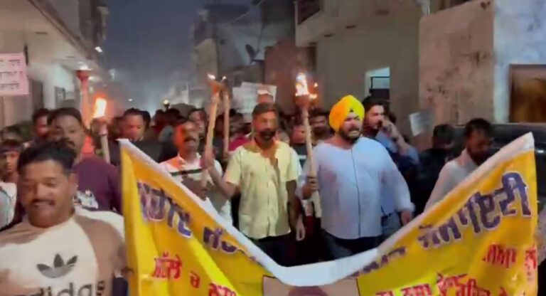 ਫਿਰੋਜ਼ਪੁਰ ’ਚ ਸੰਸਥਾ ਦਾ ਨਸ਼ਿਆਂ ਖਿਲਾਫ ਰੋਸ ਮਾਰਚ; ਨਸ਼ਾ ਭਜਾਓ ਮੁਹੱਲਾ ਬਚਾਓ ਤਹਿਤ ਦਿੱਤਾ ਸੁਨੇਹਾ