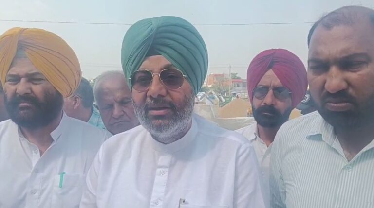 ਧੂਰੀ ਮੰਡੀ ਪਹੁੰਚੇ ਕਮਿਸ਼ਨ ਏਜੰਟ ਐਸੋਸੀਏਸ਼ਨ ਦੇ ਆਗੂ; ਆੜਤੀਆ ਤੇ ਕਿਸਾਨਾਂ ਦੀਆਂ ਸਮੱਸਿਆਵਾਂ ਸੁਣੀਆਂ