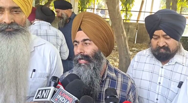 ਜਲੰਧਰ ’ਚ ਛੱਟ ਪੂਜਾ ਨੂੰ ਲੈ ਕੇ ਗਰਮਾਇਆ ਮਾਹੌਲ; ਸਿੱਖ ਜਥੇਬੰਦੀਆਂ ਨੇ ਡੀਸੀ ਨੂੰ ਦਿੱਤਾ ਮੰਗ ਪੱਤਰ; ਪੂਜਾ ਦੀ ਆੜ ਹੇਠ ਹੁੰਦੀ ਹੁੱਲੜਬਾਜ਼ੀ ਰੋਕਣ ਦੀ ਮੰਗ