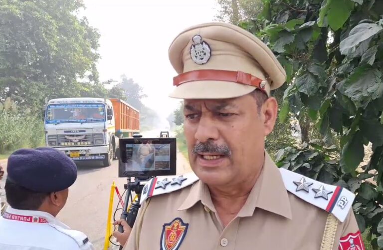 ਹੁਸ਼ਿਆਰਪੁਰ ਪੁਲਿਸ ਵੱਲੋਂ ਓਵਰ ਸਪੀਡ ਵਾਹਨਾਂ ਦੀ ਜਾਂਚ; ਸਪੀਡੋਮੀਟਰ ਲਾ ਕੇ ਕੀਤੇ ਤੇਜ਼ ਰਫਤਾਰੀ ਦੇ ਚੱਲਾਨ