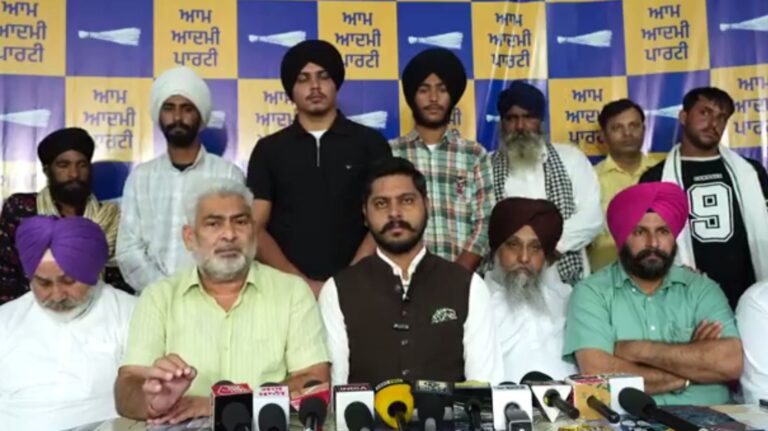ਤਰਨ ਤਾਰਨ ’ਚ ਆਮ ਆਦਮੀ ਪਾਰਟੀ ਦੀ ਪ੍ਰੈੱਸ ਕਾਨਫਰੰਸ; ਮੰਤਰੀ ਕਟਾਰੂਚੱਕ ਸਮੇਤ ਕਈ ਆਗੂ ਰਹੇ ਮੌਜੂਦ; ਕਿਹਾ, ਤਰਨਤਾਰਨ ਜ਼ਿਮਨੀ ਚੋਣ ‘ਤੇ ਟਿਕਿਆ ਪੰਜਾਬ ਦਾ ਵਿਕਾਸ
