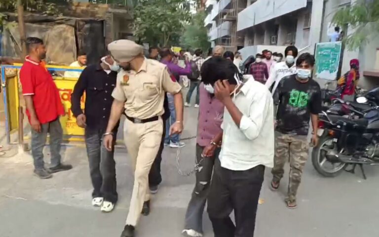 ਅੰਮ੍ਰਿਤਸਰ ਪੁਲਿਸ ਵੱਲੋਂ ਜਿਸਮ-ਫਰੋਸੀ ਅੱਡੇ ਦਾ ਪਰਦਾਫਾਸ਼; ਹੋਟਲ ’ਚੋਂ 6 ਲੜਕੀਆਂ ਤੇ 13 ਲੜਕਿਆਂ ਨੂੰ ਕੀਤਾ ਗ੍ਰਿਫਤਾਰ