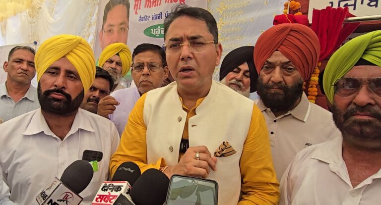 ਸੁਨਾਮ ਵਾਸੀਆਂ ਨੂੰ ਮੰਤਰੀ ਅਮਨ ਅਰੋੜਾ ਦਾ ਤੋਹਫਾ; ਵਾਟਰ ਸਪਲਾਈ ਪ੍ਰੋਜੈਕਟ ਦਾ ਰੱਖਿਆ ਨੀਂਹ ਪੱਥਰ; 15.22 ਕਰੋੜ ਦੀ ਲਾਗਤ ਨਾਲ ਹੋਏਗਾ ਤਿਆਰ