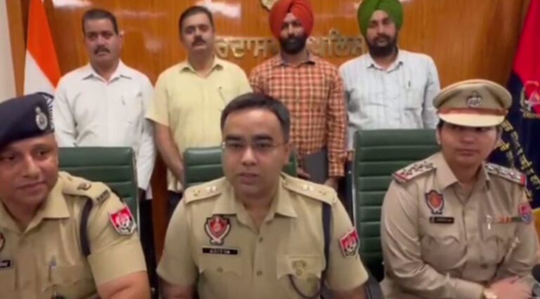 ਗੁਰਦਾਸਪੁਰ ਪੁਲਿਸ ਨੇ ਮਾਲਕਾਂ ਨੂੰ ਮੋੜੇ ਗੁਆਚੇ ਫੋਨ; 50 ਲੱਖ ਕੀਮਤ ਦੇ ਫੋਨ ਲੱਭ ਕੇ ਕੀਤੇ ਮਾਲਕਾਂ ਹਵਾਲੇ