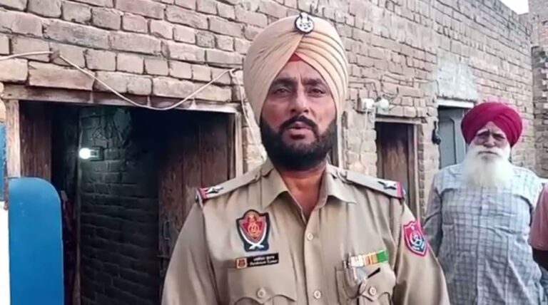 ਜਲਾਲਾਬਾਦ ਕੈਬ ਡਰਾਈਵਰ ਦੀ ਭੇਦਭਰੀ ਹਾਲਤ ’ਚ ਮੌਤ;  ਹਾਲਤਾਂ ’ਚ ਬਰਾਮਦ ਹੋਈ ਲਾਸ਼;  ਪਤਨੀ ਨਾਲ ਹੋਇਆ ਸੀ ਝਗੜਾ