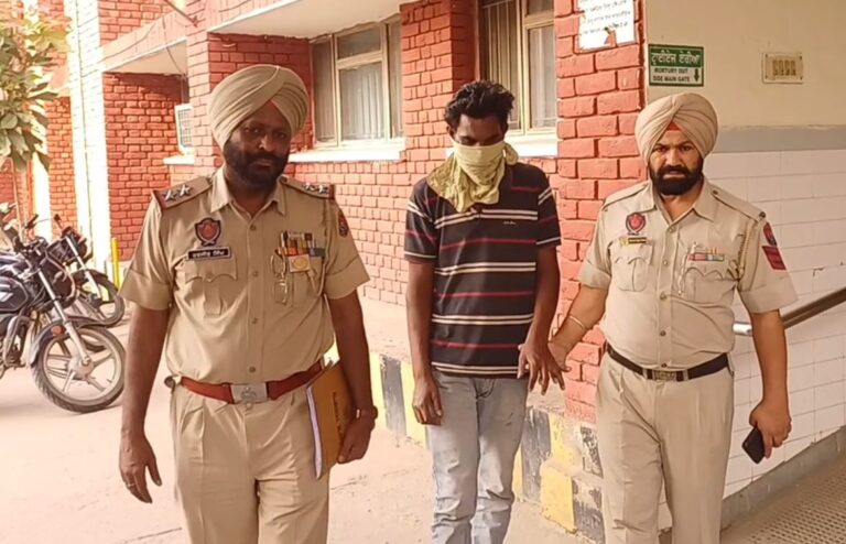 ਫਤਹਿਗੜ੍ਹ ਪੁਲਿਸ ਨੇ ਸੁਲਝਾਇਆ ਲੜਕੀਆਂ ਗੁੰਮ ਦਾ ਮਾਮਲਾ; ਦੋਵੇਂ ਲੜਕੀਆਂ ਸਮੇਤ ਮੁਲਜ਼ਮ ਨੂੰ ਕੀਤਾ ਗ੍ਰਿਫਤਾਰ; ਲੜਕੀਆਂ ਨੂੰ ਵਰਗਲਾ ਕੇ ਆਪਣੇ ਨਾਲ ਲੈ ਗਿਆ ਸੀ ਮੁਲਜ਼ਮ