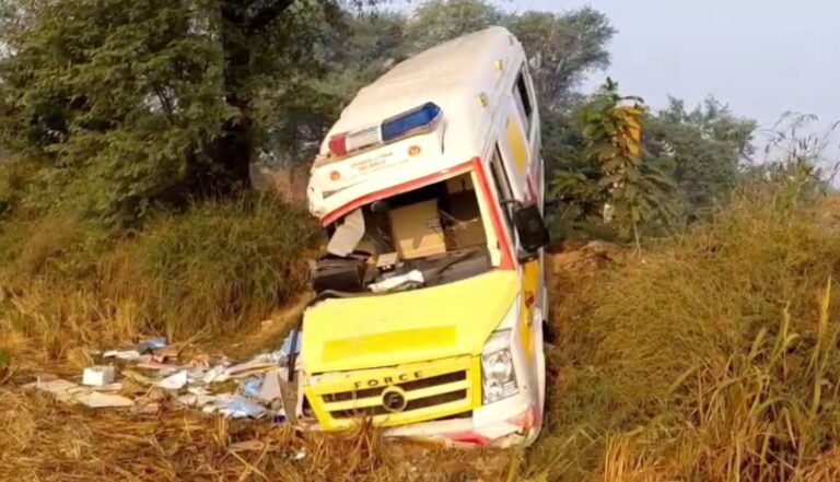 ਕੋਟਕਪੂਰਾ ਨੇੜੇ ਸੜਕ ਹਾਦਸੇ ’ਚ 5 ਜ਼ਖਮੀ; ਐਂਬੂਲੈਂਸ ਤੇ ਘੋੜਾ ਟਰਾਲੇ ਵਿਚਾਲੇ ਹੋਈ ਟੱਕਰ