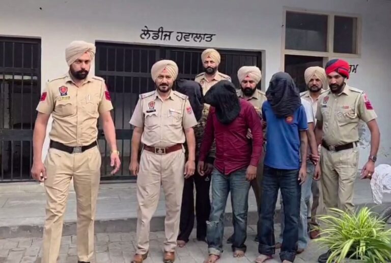 ਮੋਗਾ ਪੁਲਿਸ ਵੱਲੋਂ ਦਹਿਸ਼ਤੀ ਹਮਲੇ ਦੀ ਕੋਸ਼ਿਸ਼ ਨਾਕਾਮ; 4 ਨੌਜਵਾਨ ਨੂੰ ਪੈਟਰੋਲ ਬੰਬਾਂ ਸਮੇਤ ਕੀਤਾ ਕਾਬੂ; ਦਿੱਲੀ ਤੋਂ ਬਾਅਦ ਪੰਜਾਬ ’ਚ ਧਮਾਕੇ ਦਾ ਸ਼ੱਕ