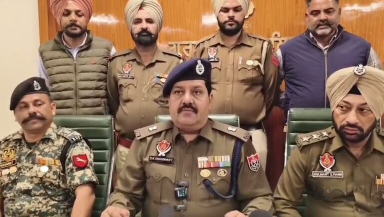 ਗੁਰਦਾਸਪੁਰ ਪੁਲਿਸ ਨਸ਼ਿਆਂ ਖਿਲਾਫ ਵੱਡਾ ਐਕਸ਼ਨ; ਢਾਈ ਕਿੱਲੋ ਤੋਂ ਵਧੇਰੇ ਹੈਰੋਇਨ ਸਮੇਤ ਦੋ ਗ੍ਰਿਫਤਾਰ; ਡਰੋਨ ਰਾਹੀਂ ਪਾਕਿਸਤਾਨ ਤੋਂ ਮੰਗਵਾਈ ਸੀ ਖੇਪ