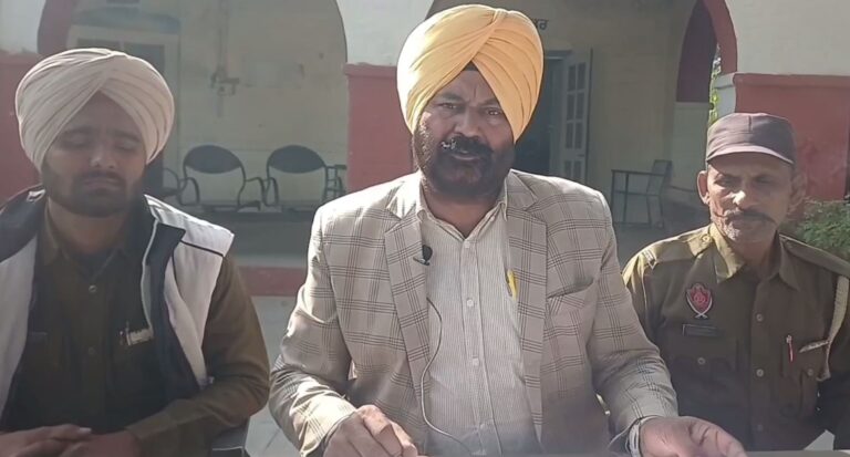 ਗੁਰਦਾਸਪੁਰ ਦੇ ਔਜਲਾ ਫਾਟਕ ਨੇੜੇ ਸ਼ਖਸ਼ ਦੀ ਮੌਤ;  ਰਾਵੀ ਐਕਸਪ੍ਰੈੱਸ ਦੀ ਲਪੇਟ ’ਚ ਆਉਣ ਕਾਰਨ ਗਈ ਜਾਨ