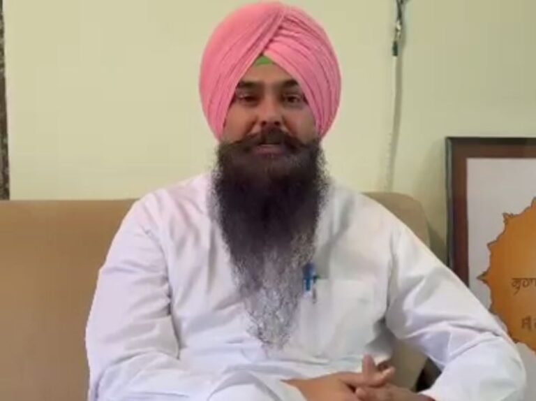 ਰਾਜਾ ਵੜਿੰਗ ਦੇ ਬਿਆਨ ਬਾਰੇ ਬੋਲੇ ਮਾਲਵਿੰਦਰ ਕੰਗ; ਸਿੱਖ-ਮਨਾਂ ਨੂੰ ਠੇਸ ਪਹੁੰਚਾਉਣ ਦੇ ਲਾਏ ਇਲਜ਼ਾਮ; ਬੱਚਿਆਂ ਦੇ ਜੁੜਿਆਂ ਦਾ ਮਜ਼ਾਕ ਉਡਾਣ ਦੀ ਨਿੰਦਾ