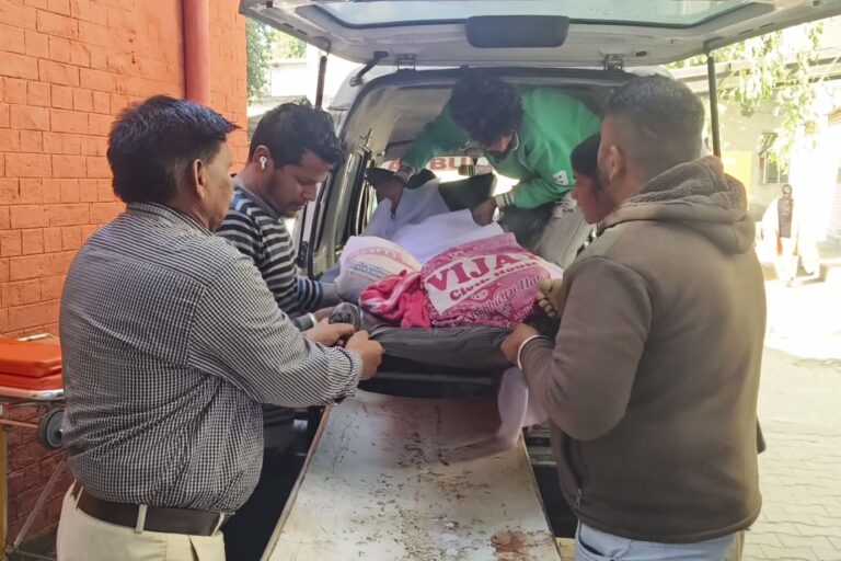 ਪਠਾਨਕੋਟ ਵੱਲੋਂ ਦੋ ਔਰਤਾਂ ਦਾ ਕਾਤਲ ਗ੍ਰਿਫਤਾਰ; ਰੰਜ਼ਿਸ਼ ਤਹਿਤ ਟਰੱਕ ਹੇਠਾਂ ਦੇ ਕੇ ਕੀਤਾ ਸੀ ਕਤਲ; ਘਟਨਾ ਨੂੰ ਹਾਦਸਾ ਦਰਸਾਉਣ ਦੀ ਕੀਤੀ ਸੀ ਕੋਸ਼ਿਸ਼