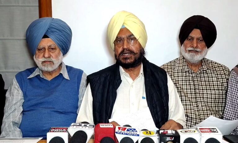 ਅੰਮ੍ਰਿਤਸਰ ਦੇ ਰਣਜੀਤ ਐਵਨਿਊ ਦੇ ਲੋਕ ਕੂੜੇ ਤੋਂ ਪ੍ਰੇਸ਼ਾਨ; ਕੂੜੇ ਕਾਰਨ ਆਲੀਸ਼ਾਨ ਘਰ ਵੇਚਣ ਲਈ ਮਜ਼ਬੂਰ ਲੋਕ