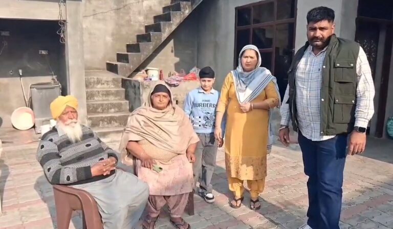 ਬਟਾਲਾ ਦੇ ਕਸਬਾ ਘੁਮਾਨ ’ਚ ਗੁੰਡਾਗਰਦੀ ਦਾ ਨੰਗਾ ਨਾਚ; ਪੈਸਿਆਂ ਦੇ ਲੈਣ-ਦੇਣ ਨੂੰ ਲੈ ਕੇ ਘਰ ਅੰਦਰ ਵੜ ਕੇ ਭੰਨਤੋੜ; ਪੁਲਿਸ ਨੇ ਮੌਕੇ ਤੇ ਪਹੁੰਚ ਕੇ ਜਾਂਚ ਕੀਤੀ ਸ਼ੁਰੂ