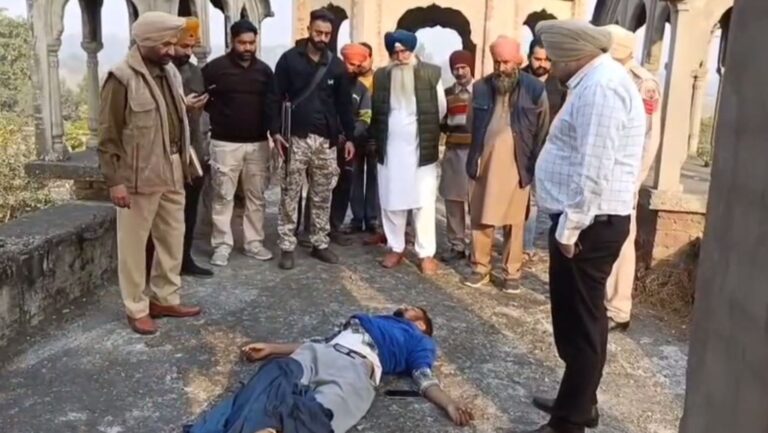 ਡੇਰਾ ਬਾਬਾ ਨਾਨਕ ’ਚ ਨੌਜਵਾਨ ਦੀ ਭੇਦਭਰੀ ਹਾਲਤ ’ਚ ਮੌਤ; ਕਾਰਤਾਰਪੁਰ ਕੋਰੀਡੋਰ ਨੇੜਿਓ ਬਰਾਮਦ ਹੋਈ ਲਾਸ਼; ਦੋ ਦਿਨ ਪਹਿਲਾਂ ਤੋਂ ਸੀ ਲਾਪਤਾ, ਪੁਲਿਸ ਕਰ ਰਹੀ ਜਾਂਚ