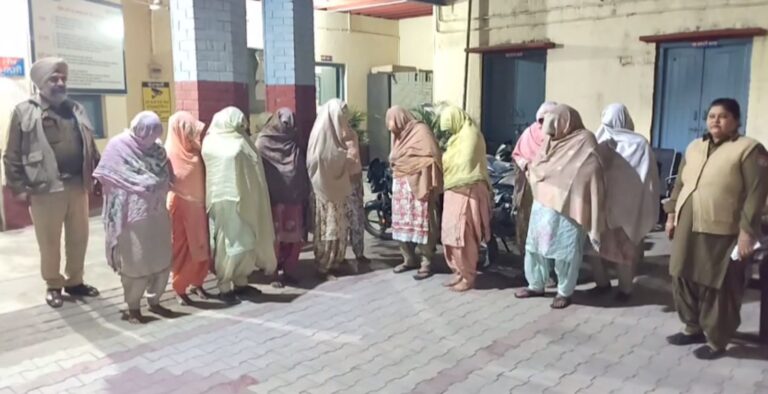 ਮਾਛੀਵਾੜਾ ਪੁਲਿਸ ਵੱਲੋਂ ਔਰਤ ਲੁਟੇਰਾ ਗਰੋਹ ਕਾਬੂ; 12 ਔਰਤਾਂ ਨੂੰ ਗ੍ਰਿਫਤਾਰ ਕਰ ਕੇ ਜਾਂਚ ਕੀਤੀ ਸ਼ੁਰੂ; ਨਗਰ ਕੀਰਤਨ ਦੌਰਾਨ ਅੰਜ਼ਾਮ ਦਿੰਦਾ ਦੀ ਵਾਰਦਾਤ