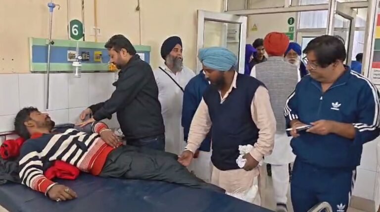 ਅਬੋਹਰ ’ਚ ਸੜਕ ਹਾਦਸੇ ਦੌਰਾਨ ਇਕ ਮੌਤ, ਦੋ ਜ਼ਖਮੀ; ਸ਼ੋਕ ਸਮਾਗਮ ’ਚ ਵਾਪਸ ਪਰਤ ਰਿਹਾ ਸੀ ਪਰਿਵਾਰ