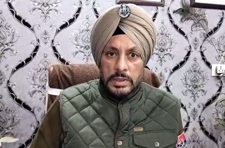 ਅੰਮ੍ਰਿਤਸਰ ’ਚ ਨੌਜਵਾਨ ਦਾ ਬੇਰਹਿਮੀ ਨਾਲ ਕਤਲ;  ਨਿਹੰਗ ਨੇ ਸਾਥੀਆਂ ਨਾਲ ਮਿਲ ਕੇ ਕੀਤਾ ਹਮਲਾ;  ਨਾਜਾਇਜ਼ ਸਬੰਧਾਂ ਦੇ ਝਗੜੇ ਨੇ ਧਾਰਿਆ ਖੂਨੀ ਰੂਪ