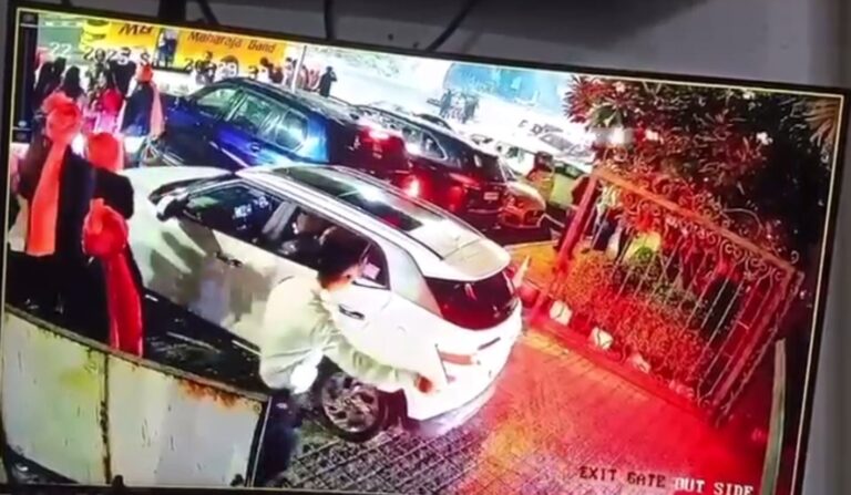 ਲੁਧਿਆਣਾ ’ਚ ਵਿਆਹ ਸਮਾਗਮ ਦੌਰਾਨ ਸਨੈਚਿੰਗ; ਔਰਤ ਦੀ ਚੈਨੀ ਝਪਟ ਕੇ ਲੁਟੇਰੇ ਫਰਾਰ; ਘਟਨਾ ਸੀਸੀਟੀਵੀ ’ਚ ਕੈਦ, ਪੁਲਿਸ ਕਰ ਰਹੀ ਜਾਂਚ